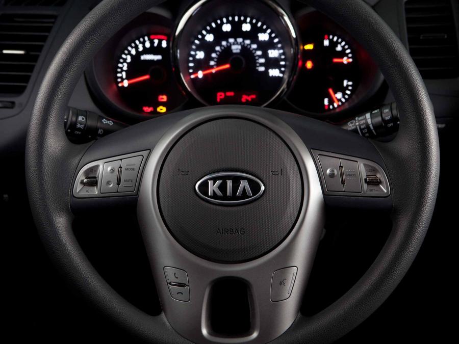 Kia Soul Ghost 2010 года  (фото 19 из 26)